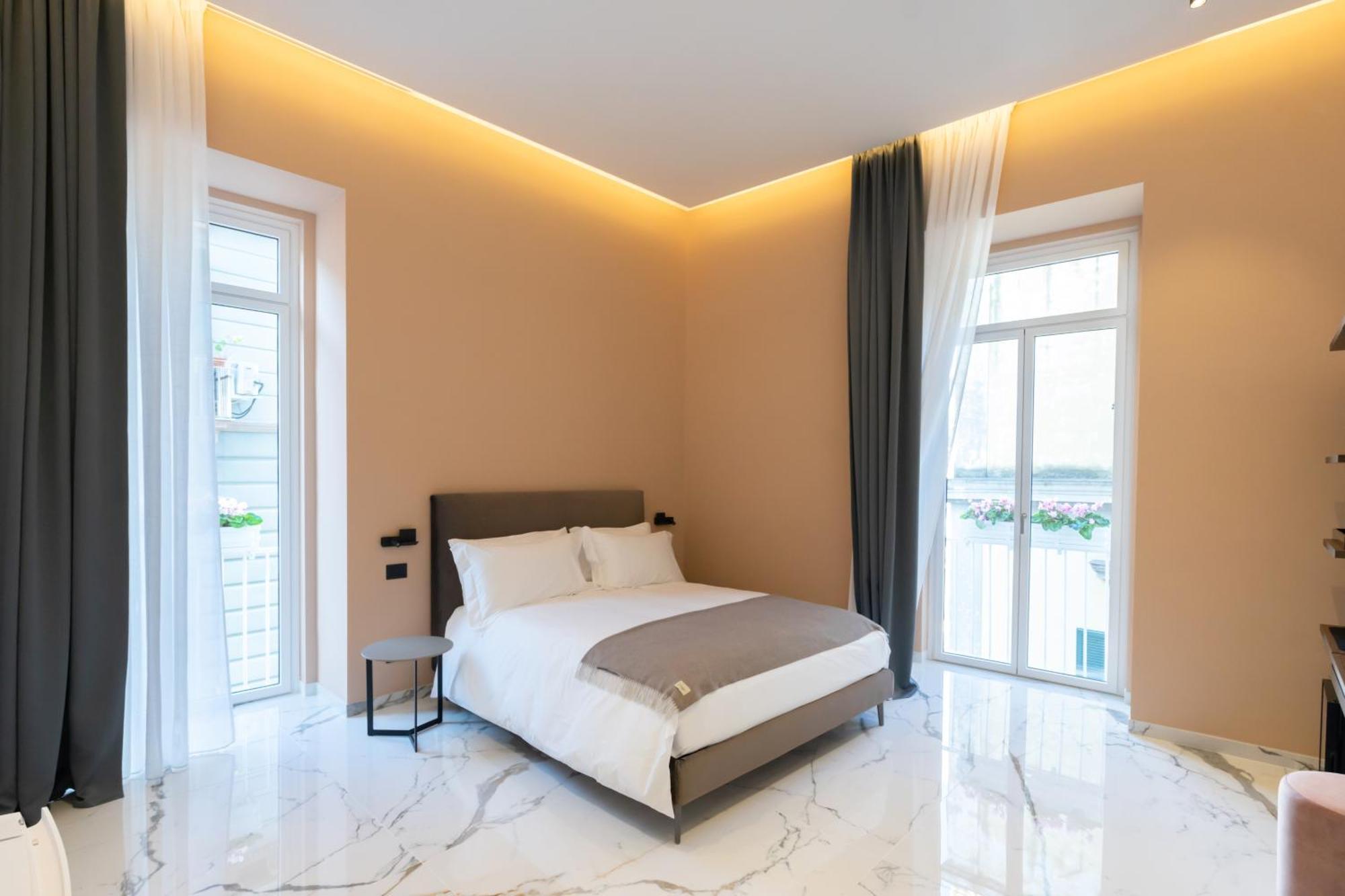 Insogno Suites Neapol Zewnętrze zdjęcie