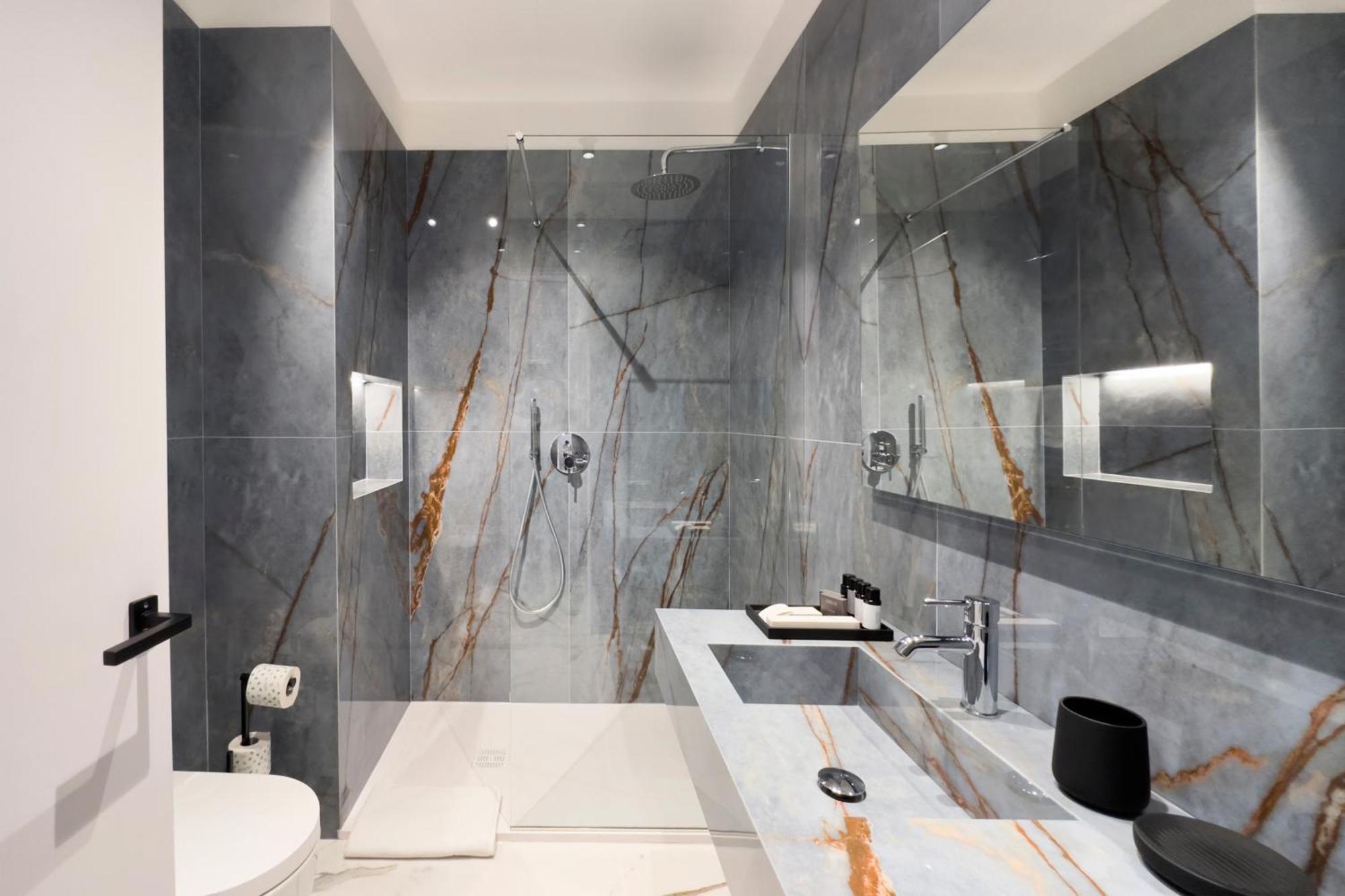 Insogno Suites Neapol Zewnętrze zdjęcie
